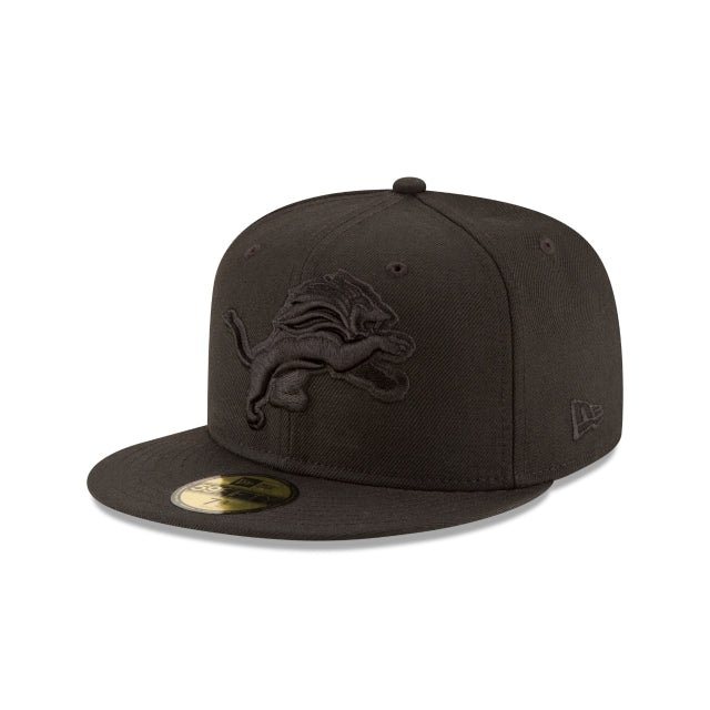 8916472561694.jpg Detroit Lions Black On Black 59FIFTY Fitted Hat - Imagen 1