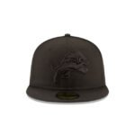 Detroit Lions Black On Black 59FIFTY Fitted Hat - Imagen 2