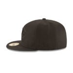 New England Patriots Black On Black 59FIFTY Fitted Hat - Imagen 5