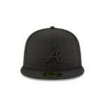Atlanta Braves Blackout Basic 59FIFTY Fitted Hat - Imagen 2