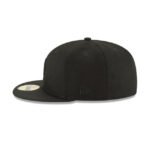 New York Mets Blackout Basic 59FIFTY Fitted Hat - Imagen 5